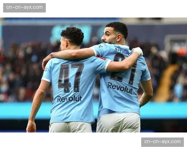 即时战报:曼城半场1-0领先利物浦,福登推射破门 即时战报:曼城半场1-0领先利物浦,福登推射破门